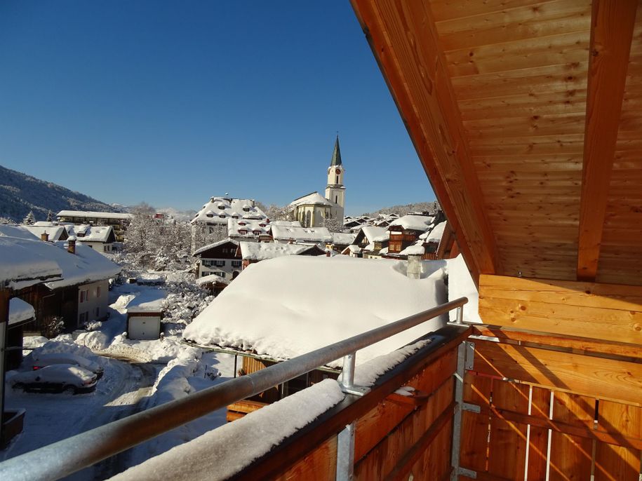 Balkon Blick in den Ort