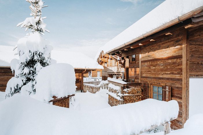 50_alpzitt_allgaeu_chalets_chaletdorf_burgberg_sau