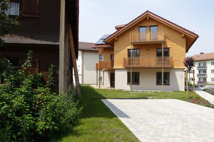 Außenansicht-Chalet-Marienbrunnen-Parkplatz