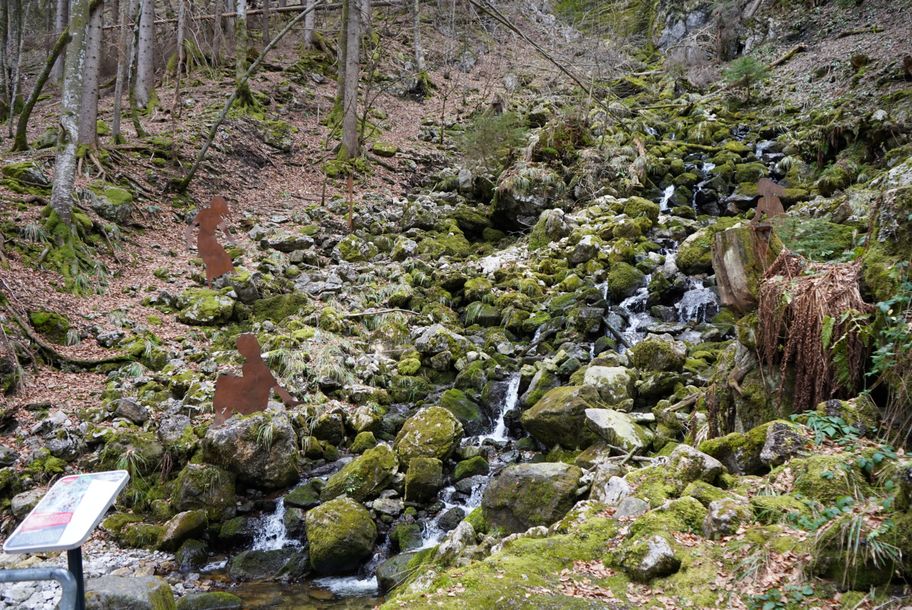 Wilde Fräulein auf dem Sagenweg