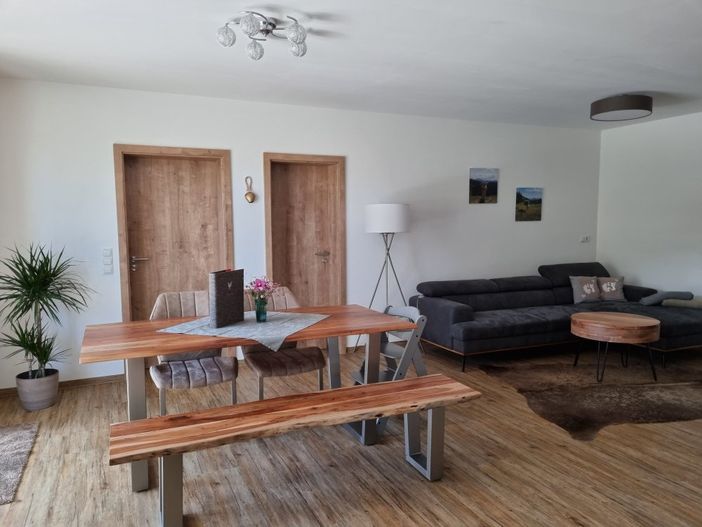 Wohn- und Esszimmer Kuh