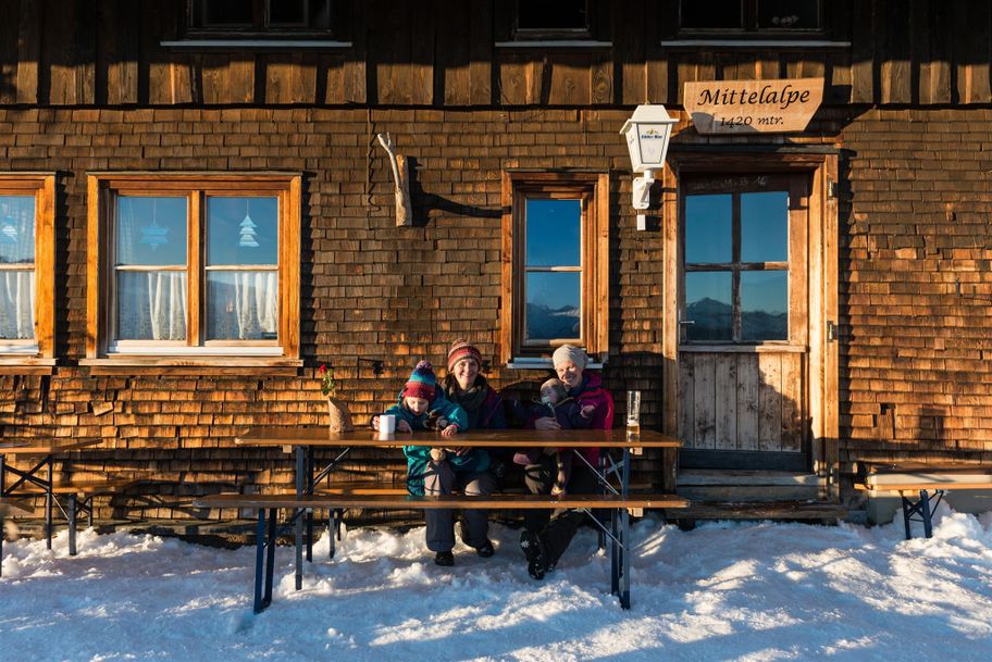 Gemütliche Einkehr auf der Mittelalpe