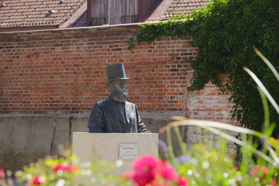 9 - Fidel Schlund Skulptur