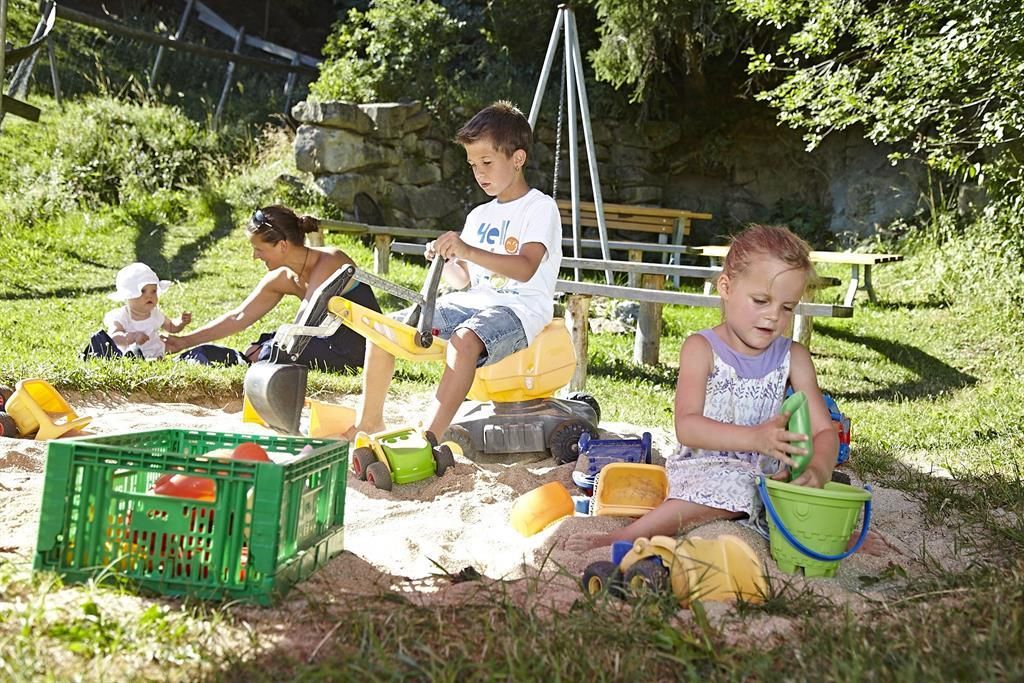 Baumeister im Sandkasten