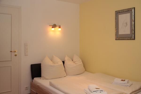 Haus in der Sonne OG #42 zweites Schlafzimmer 01
