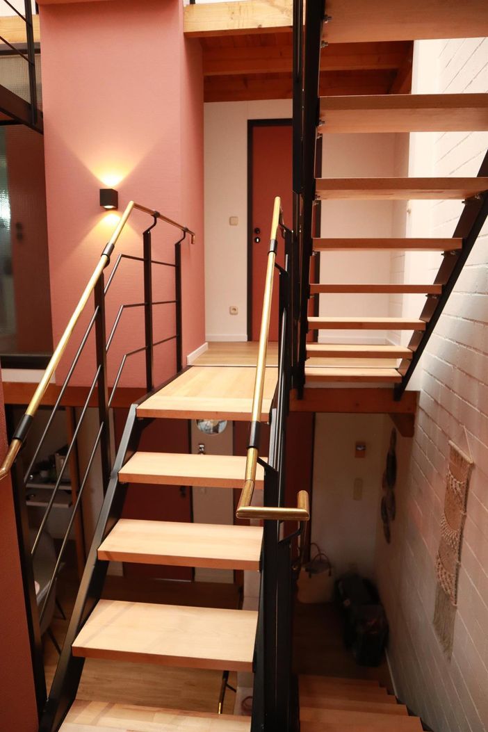 Treppenaufgang zu Schlafzimmer 2 und zum Bad