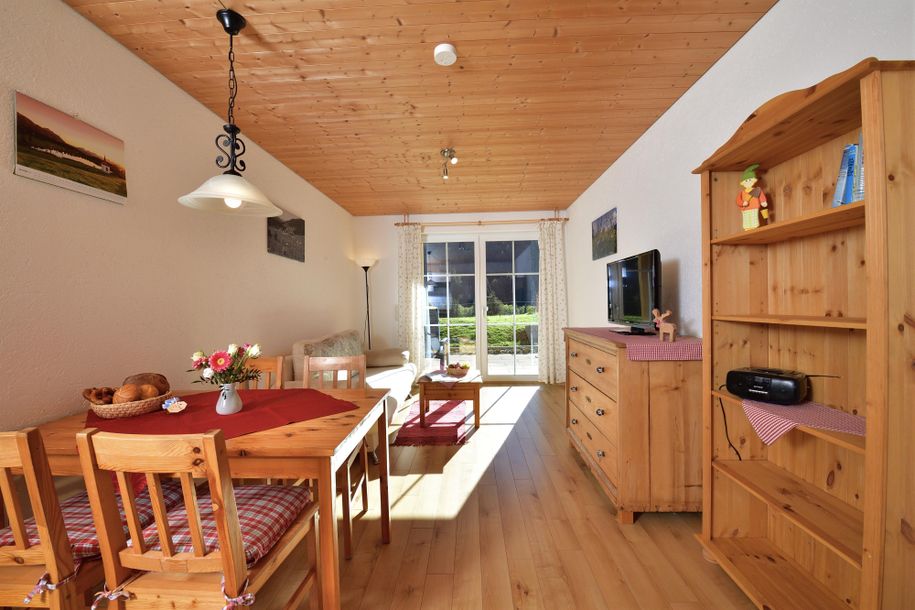 Landhaus Schwarzenberg - Fewo Alpenrose Wohnraum