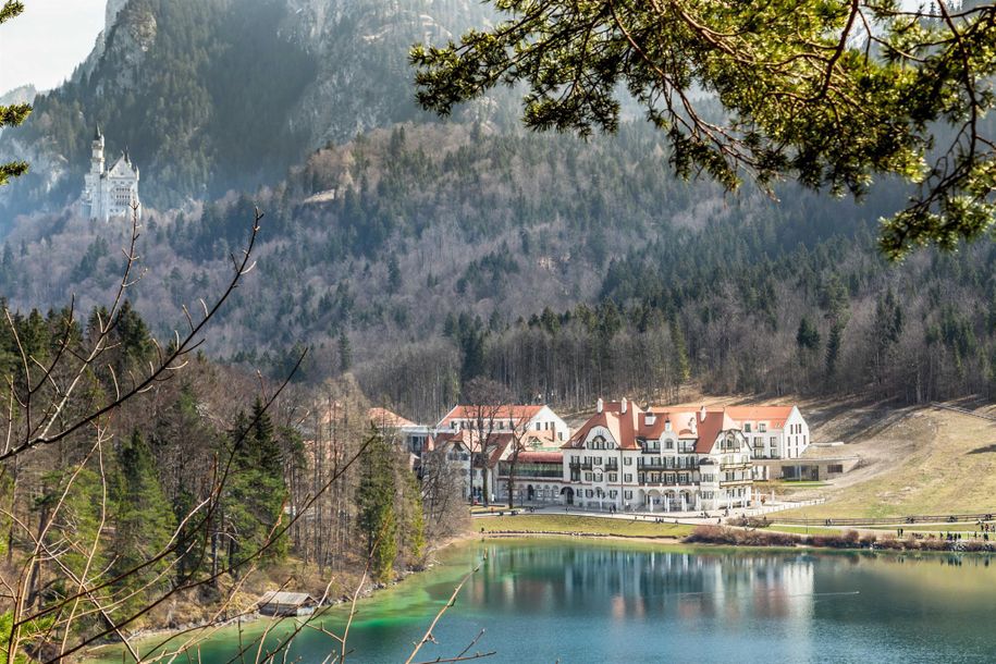 Resort vom See_copyright AMERON Neushwanstein Alps