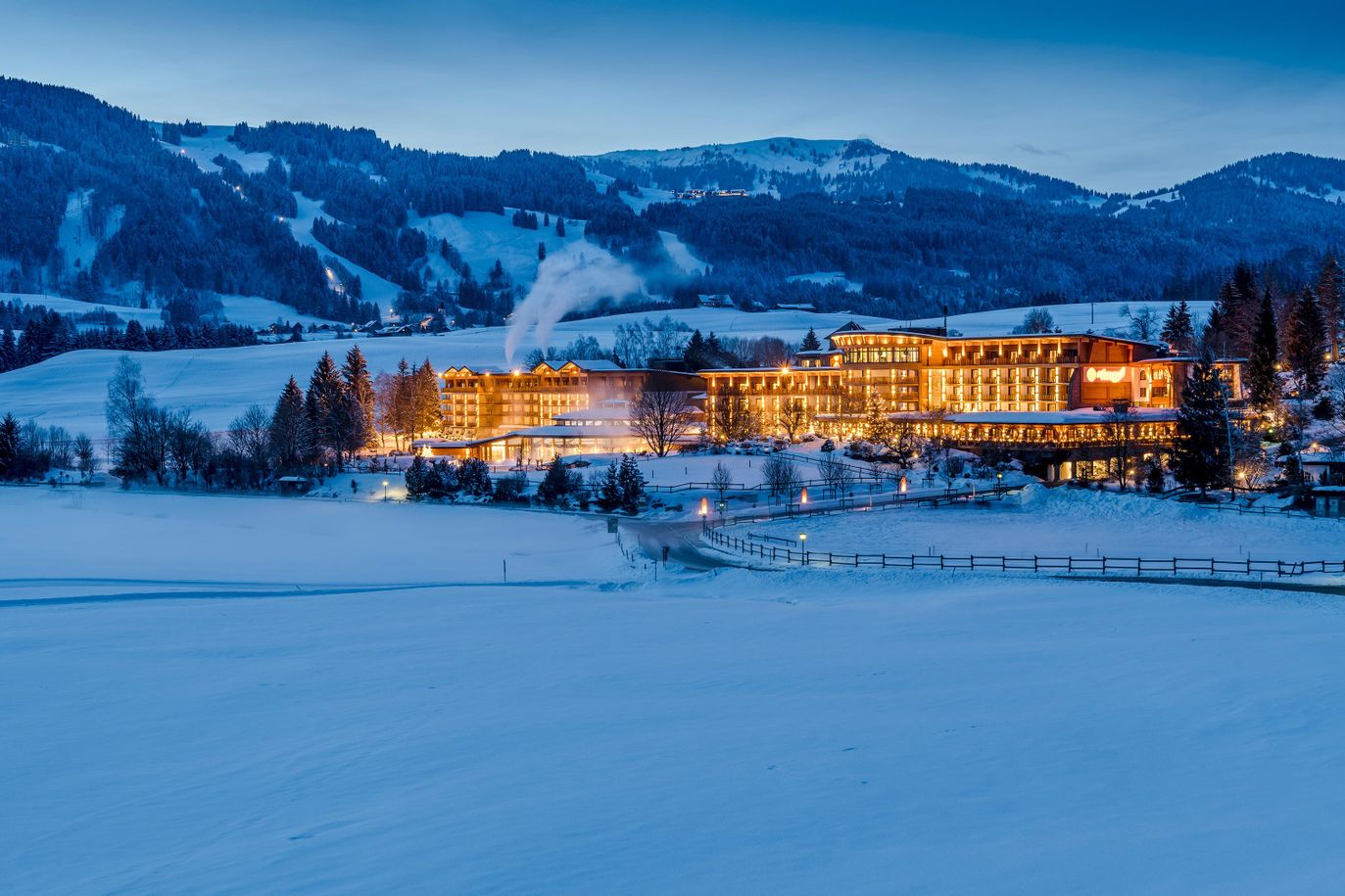 hotelansicht_winter (1) © Sonnenalp Resort