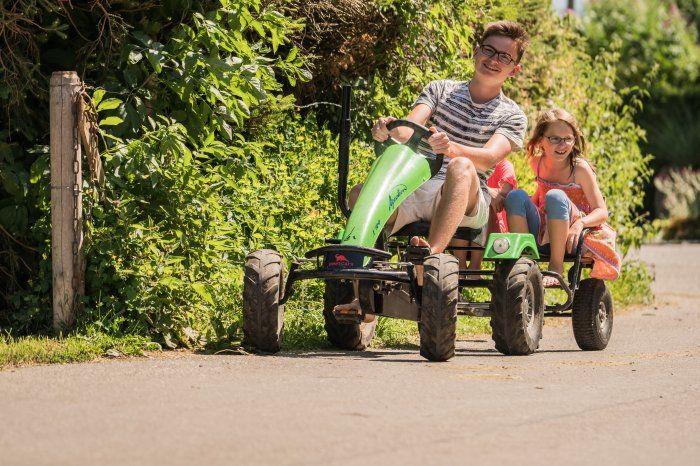 Fahrzeuge für groß und klein :)