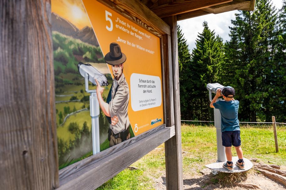 Unterwegs am MounTeens Detektivweg am Hündle