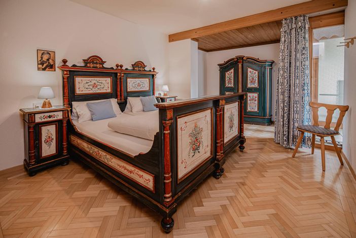 K-69102_FeWo-Alpenroesle-Schlafzimmer_6722_©Tanner