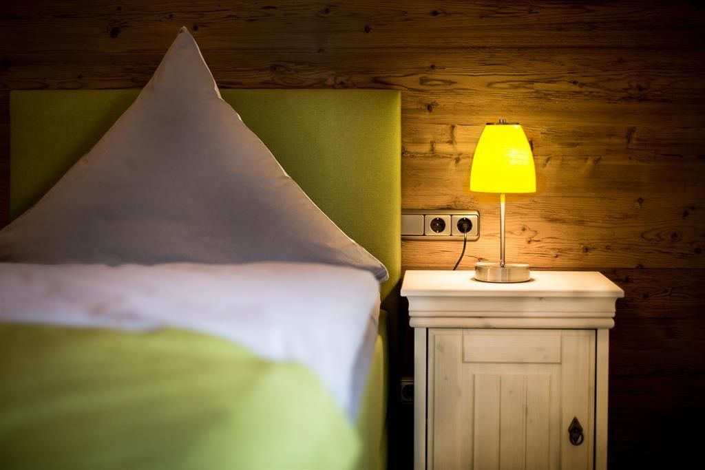 chalets_de_la_liberté_copyright_pio_mars-89-edite