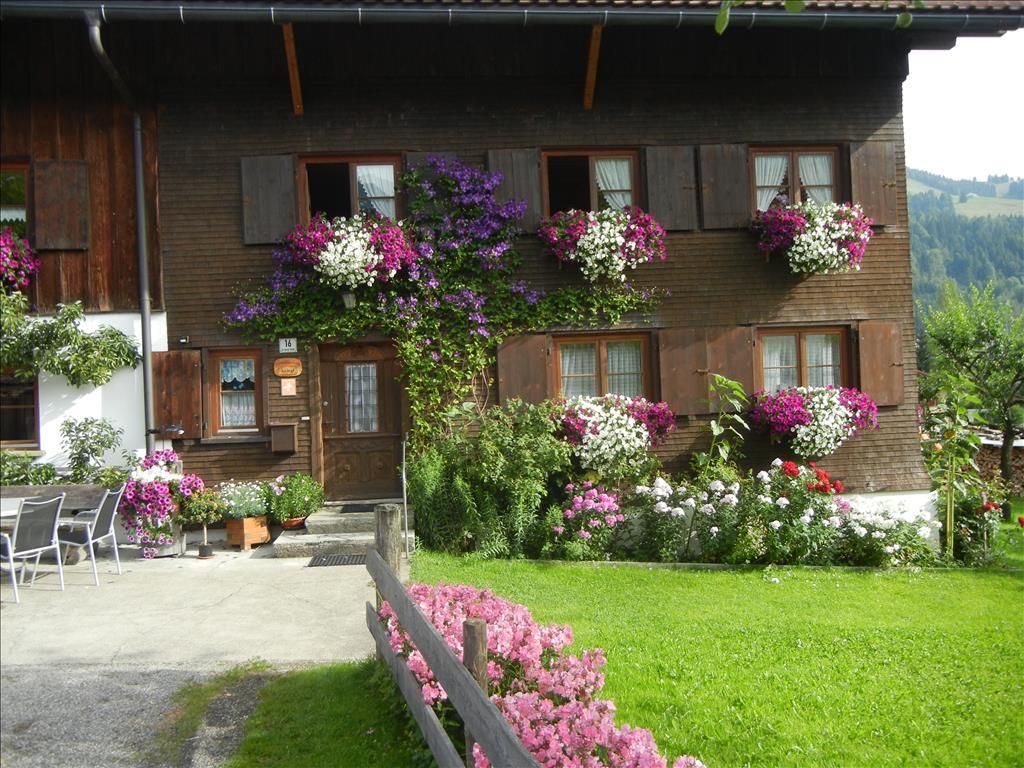 Haus Südseite Sommer