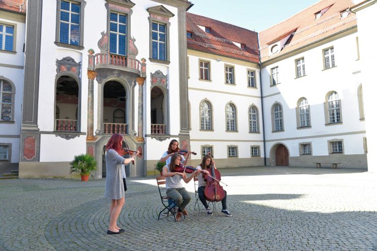 Musikanten im Klosterhof St. Mang in Füssen