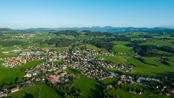 Weiler im Allgäu mit der Nagelfluhkette