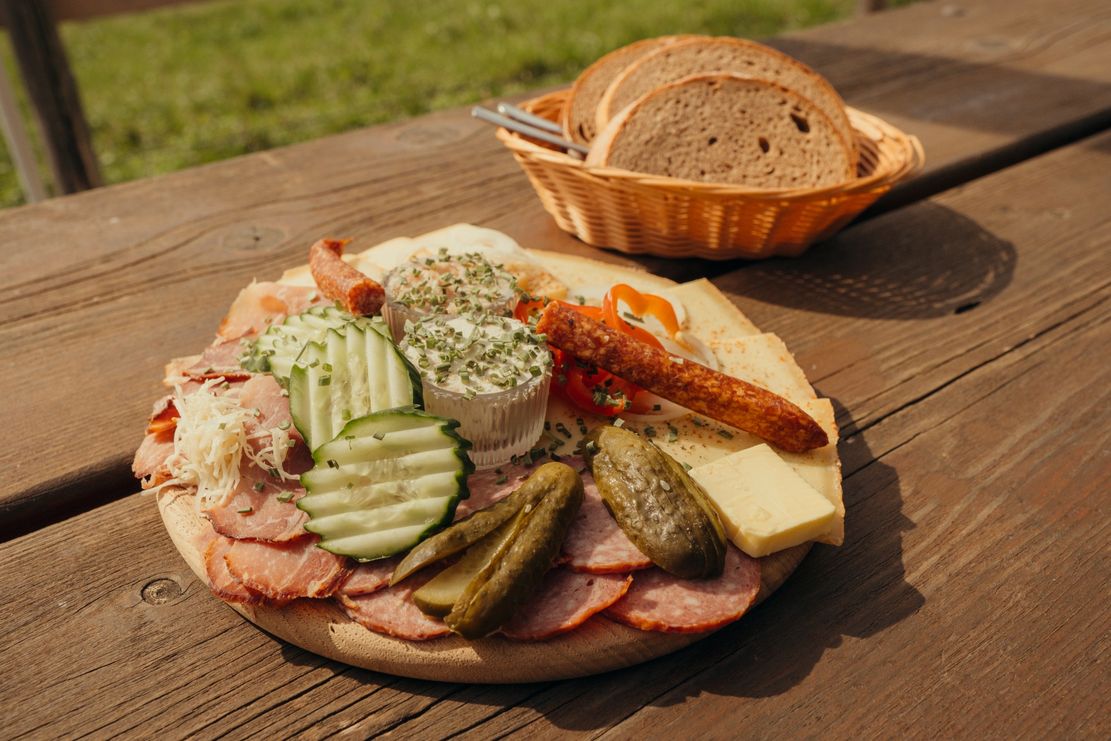 Brotzeit auf der Alpe