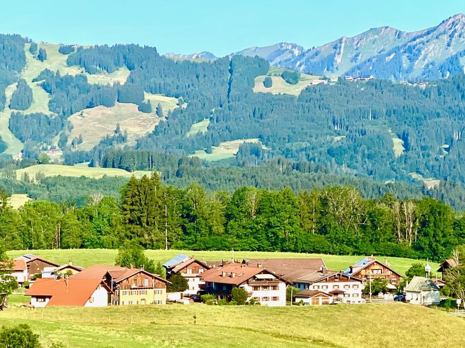 Hofen im Morgenlicht