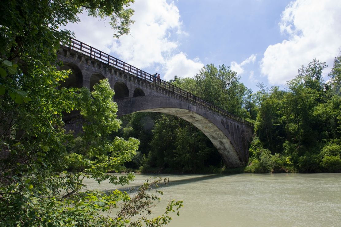 Eisenbahnbrücke - Überquerung Iller in Illerbeuren