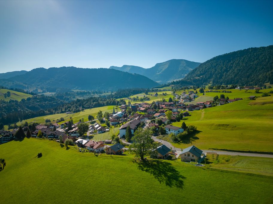 Steibis aus der Vogelperspektive mit Blick auf den Hochgrat
