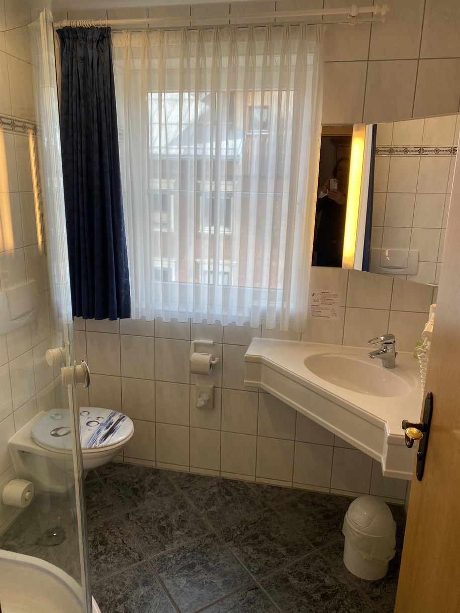 Zimmer 10 Bad II