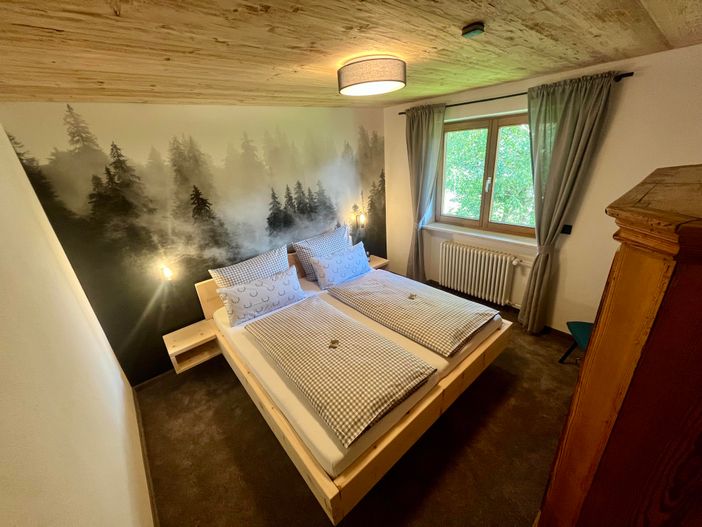 Schlafzimmer 3 Zirbe