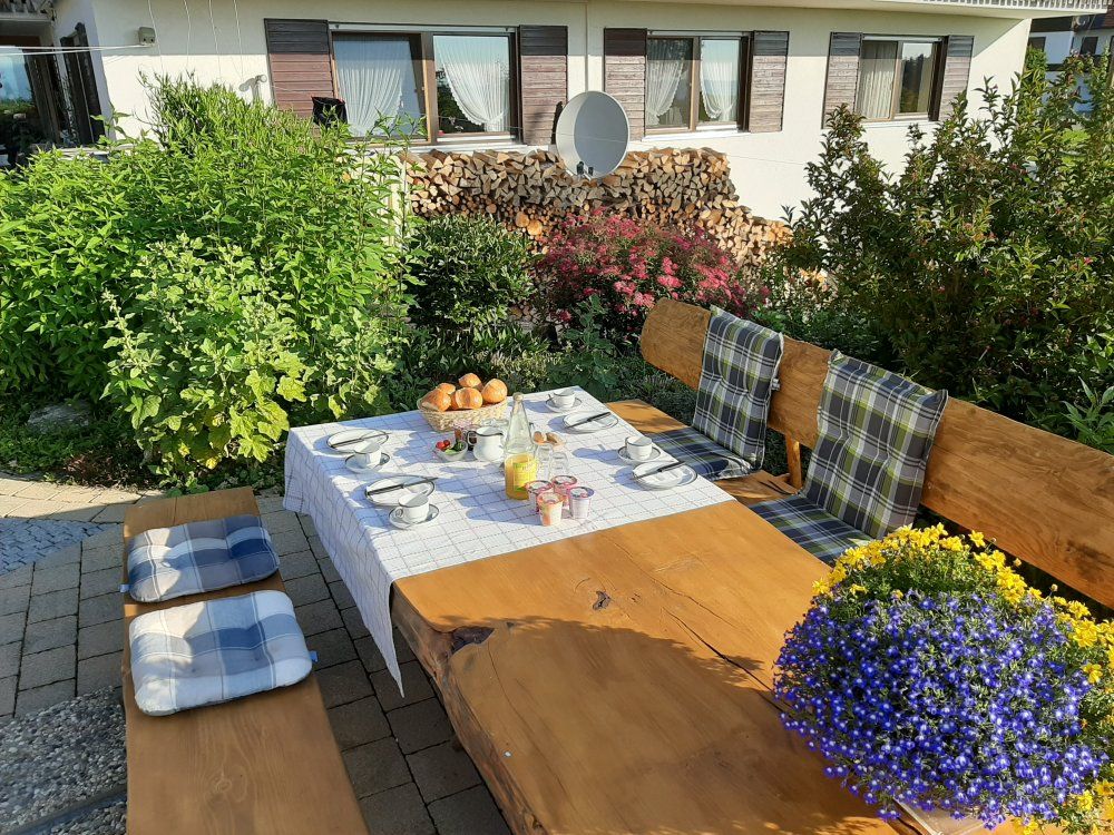 Frühstück auf der Terrasse