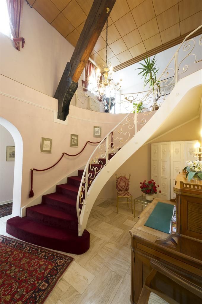 Treppenaufgang zur zweiten Etage
