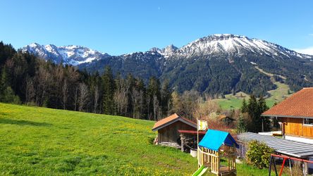Blick vom Balkon sowie vom Schlafzimmer