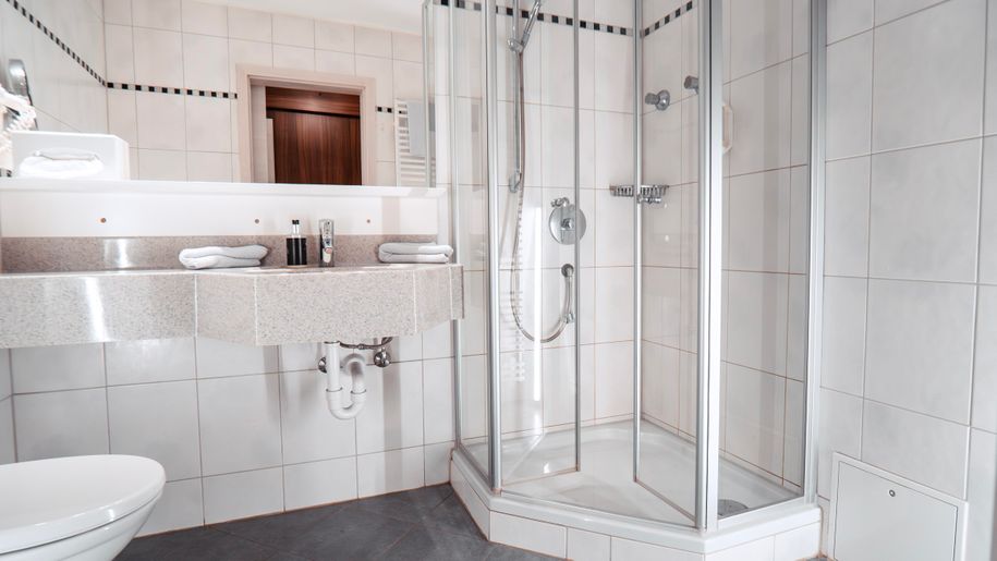 Komfort, Bad, Ansicht in Dusche