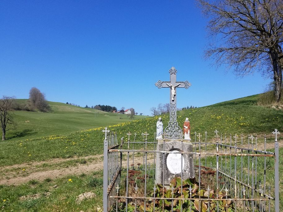 Aufwendiges Flurkreuz