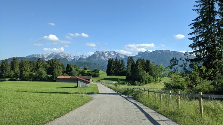 Die Berge im Blick auf dem Weg nach Pfronten-Rehbichel