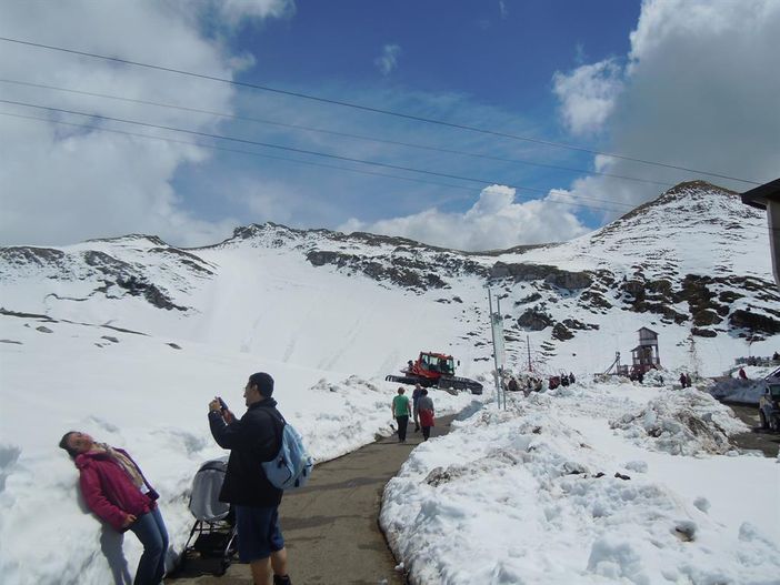 Bis Ende April ist auf den Bergen noch Schnee