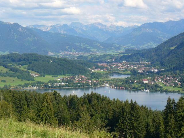 Blick auf den großen und kleinen Alpsee