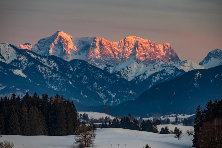 Zugspitzblick bei Abendrot
