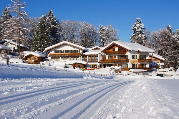 Landhotel Alphorn im Winter mit Loipenanbindung