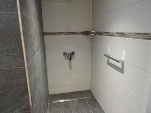 Dusche beim Schwimmbad
