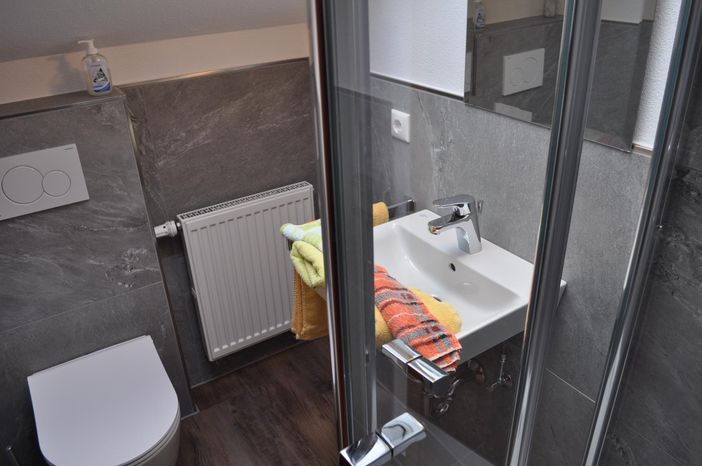 FeWo Iseler Bad mit Dusche WC und Panoramafenster