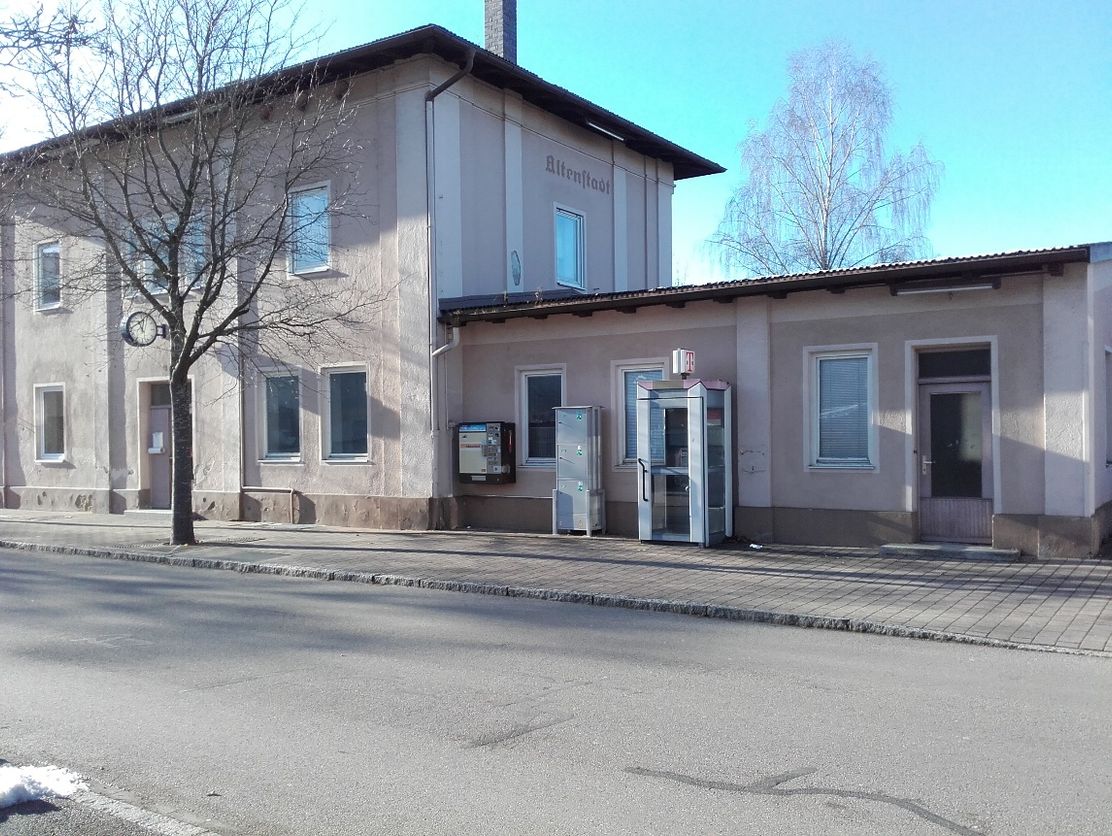 ladestation-bahnhof-altenstadt