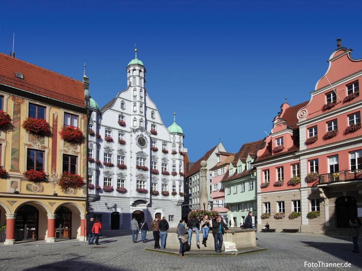 Hochaufloesend_RGB-Kluftinger Rathaus Memmingen ©Allgäu GmbH_Memmingen (2)