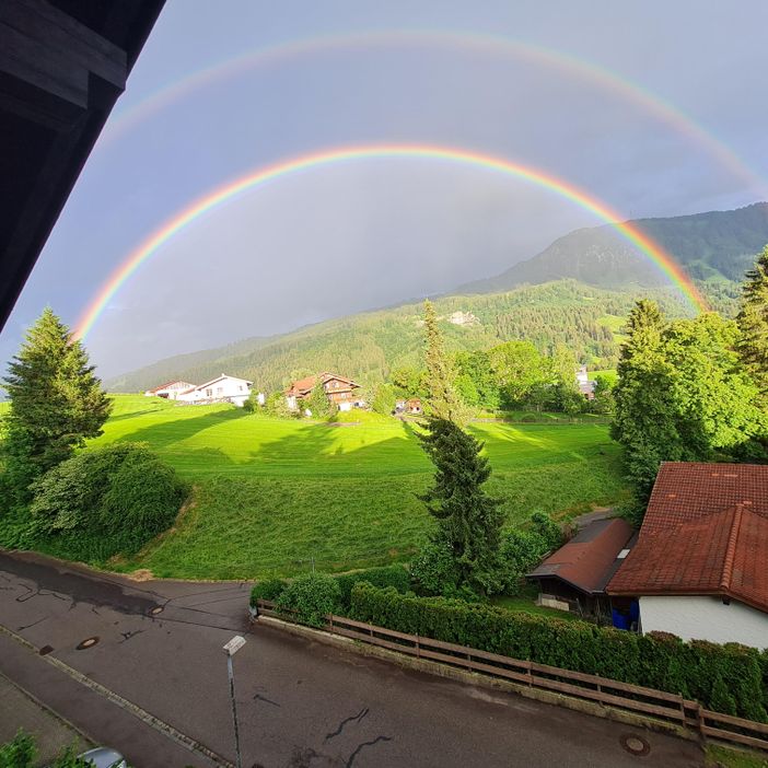 Regenbogen Ausblick vom Balkon