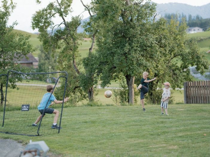 40 Fußball spielen