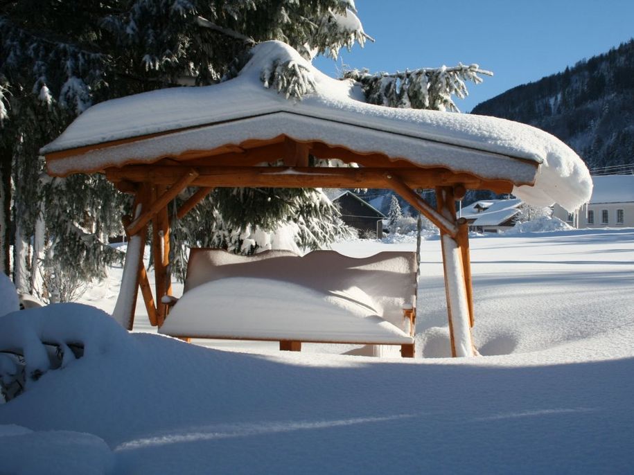 Hollywood-Schaukel im Winter