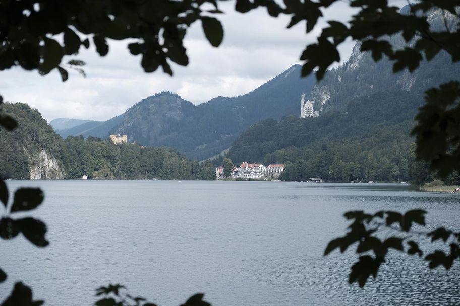 Blick über den Alpsee auf Hohenschwangau