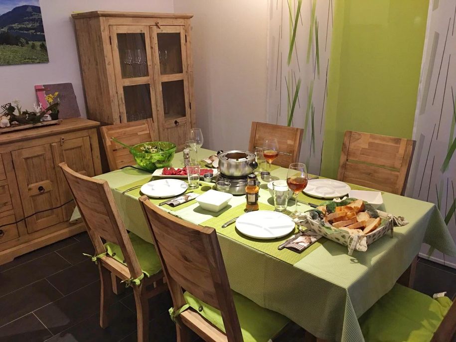 Gedeckter Tisch, Fondue vorhanden