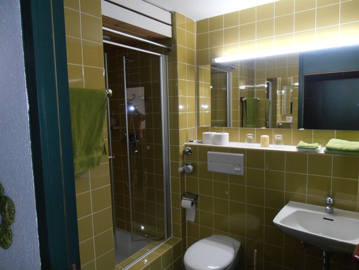 Bad, WC, Spiegel