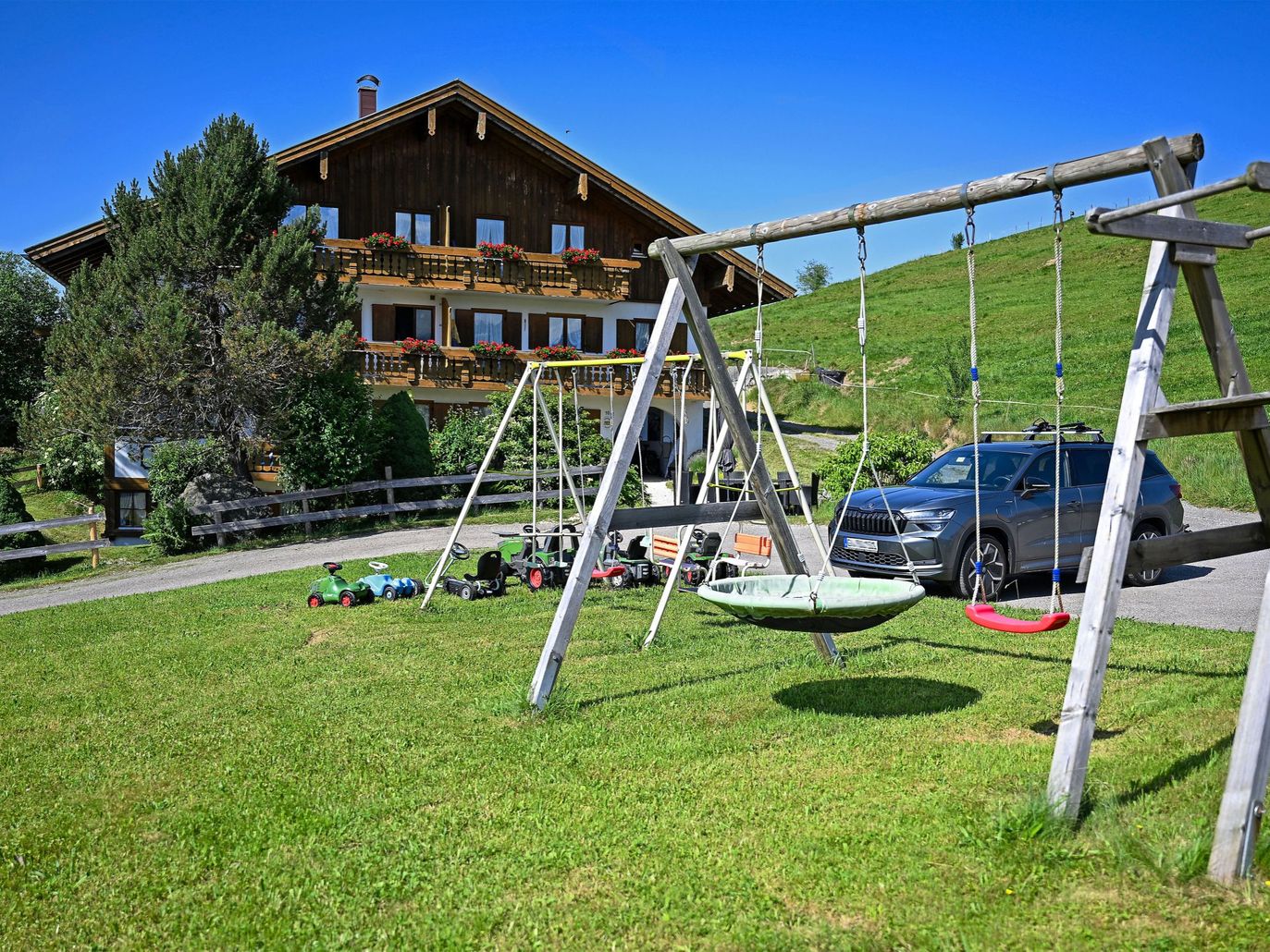 Spielplatz direkt am Haus