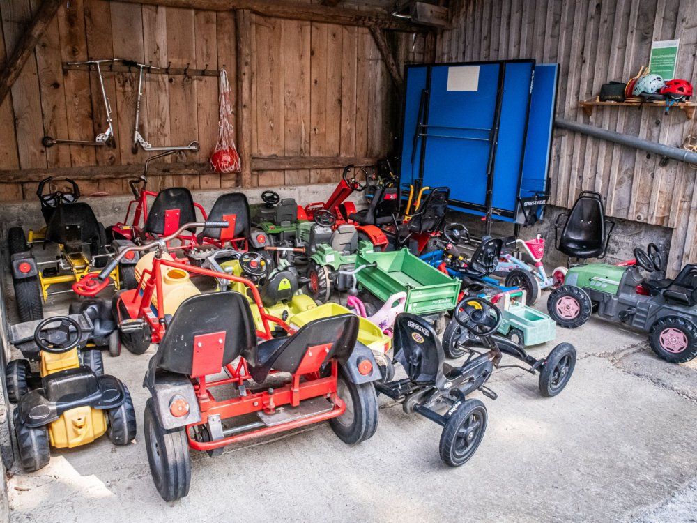 jede Menge Fahrzeuge