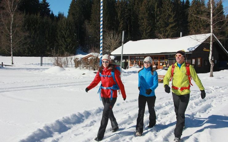 Die Faulenseehütte lädt zu einer gemütlichen Einkehr ein