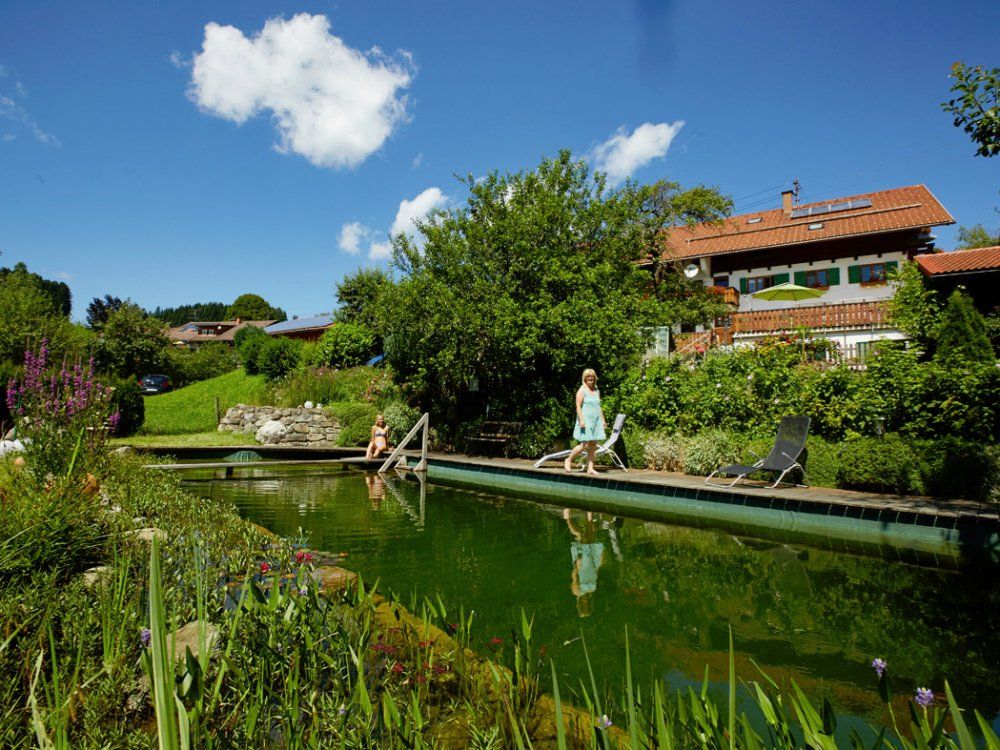 Hof mit Schwimmteich